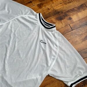 Vintage 90s Nike Men's White and Black Mesh Jersey